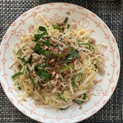 いつもの焼きそばに飽きたので、台湾焼きそば食べてみたくて作りました！
少しお酢をかけていただきました。美味しかったです！